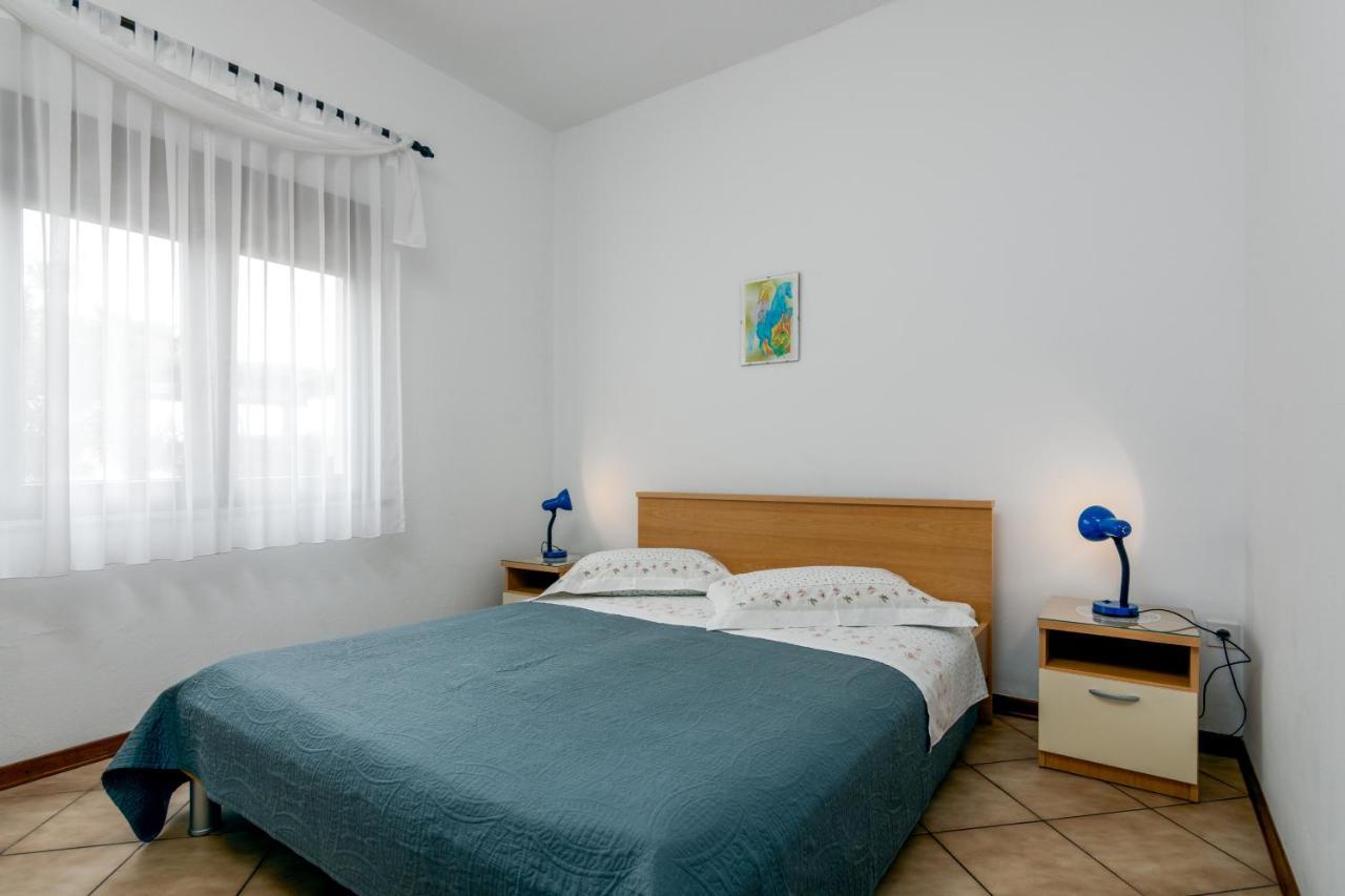 Family Friendly Apartments With A Swimming Pool Valbandon, Fazana - 2201 Štinjan Εξωτερικό φωτογραφία